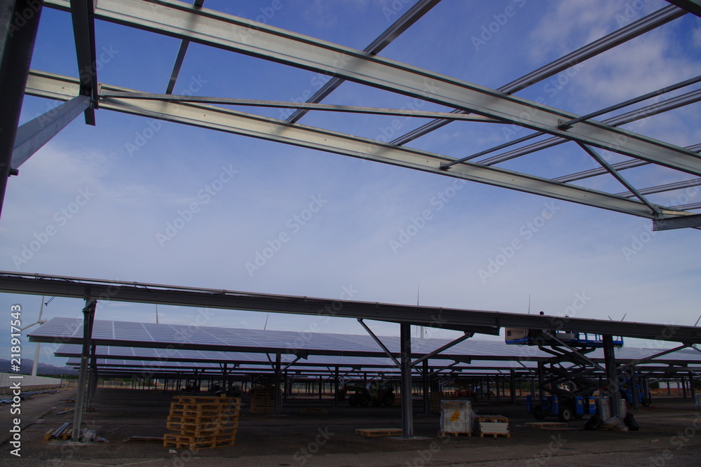 Construction de panneaux solaires pour ombrières Construction de panneaux solaires pour ombrières