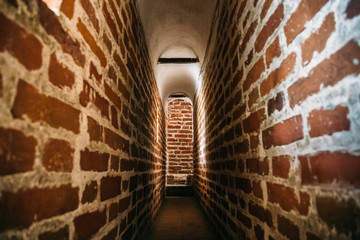 Keuken achterwand Smal steegje Smalle middeleeuwse kasteeltunnel  © DedMityay