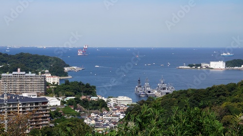 横須賀港と街並み（塚山公園からの眺望）
