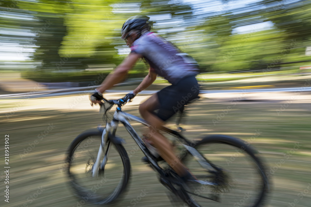 Naklejka premium Mountainbike Rennen