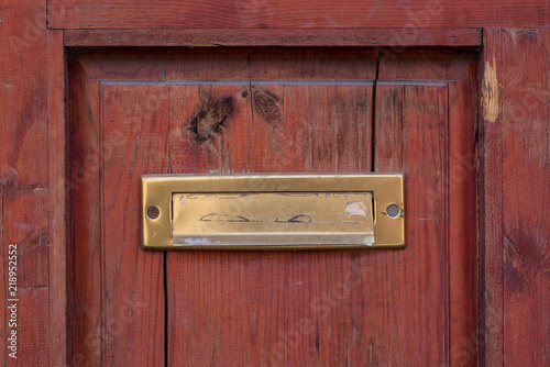 Foto Old vintage letterbox (mailbox, postbox)