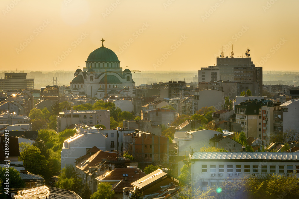 Fototapeta premium Belgrade panorama with the temple of St. Sava and sunset