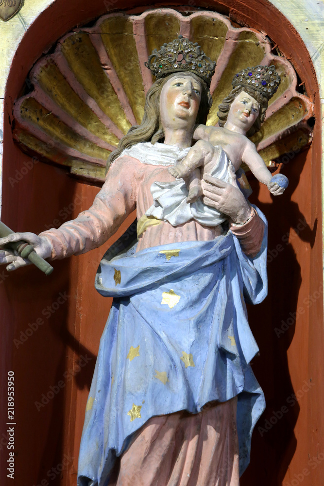 Vierge à l'Enfant. Eglise Notre-Dame de la Gorge. Les Contamines-Montjoie. / Virgin and Child. Church of Our Lady of the Gorge. Contamines-Montjoie.