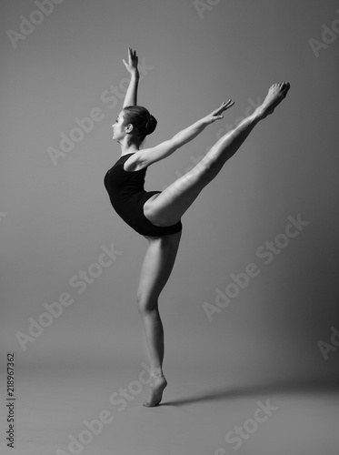 Ballerina like a bird © Yevgeniy