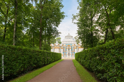 Fototapeta Naklejka Na Ścianę i Meble -  ST.PETERSBURG, RUSSIA - AUGUST 19, 2017: Pavilion Hermitage. Tsarskoye Selo is a former Russian residence of the imperial family and visiting nobility 24 km south from the center of St. Petersburg