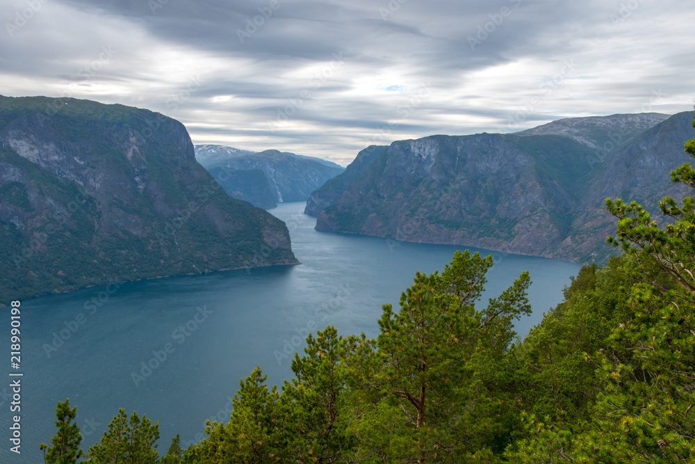 Blick von Ausichtsplatform Stegastein auf Fjord Blick von Ausichtsplatform Stegastein auf Fjord