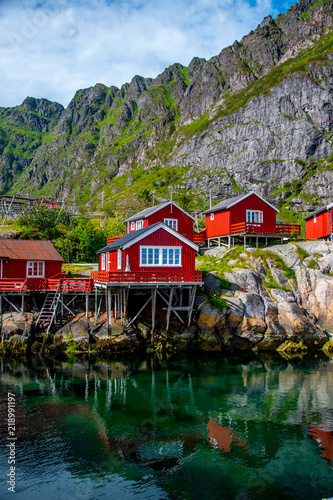 Fischerdorf in der Nähe von Reine (Lofoten)