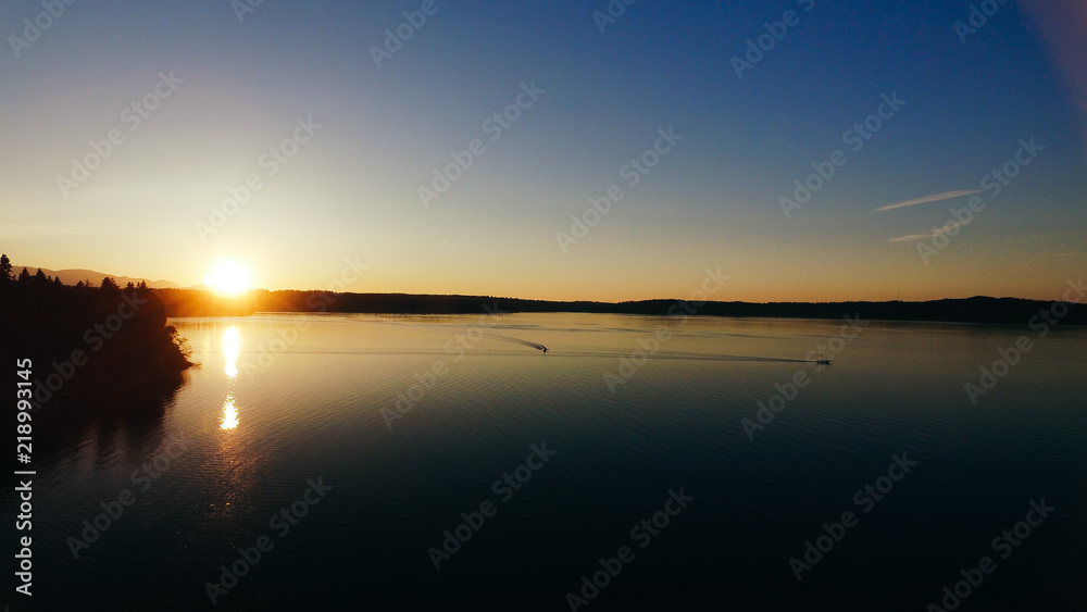 Obraz premium Sunset over the sea