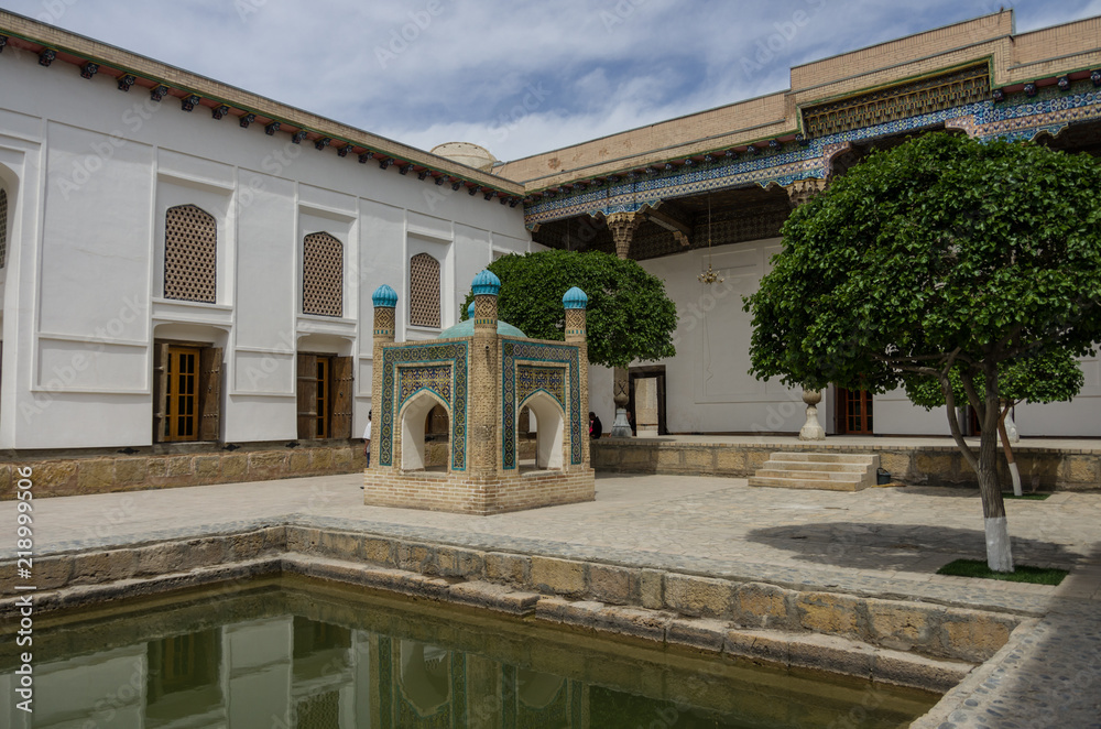 Obraz premium Baha-ud-Din Naqshband Bukhari Ensemble. Bukhara, Uzbekistan