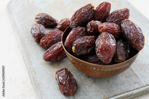 dried dates prepared