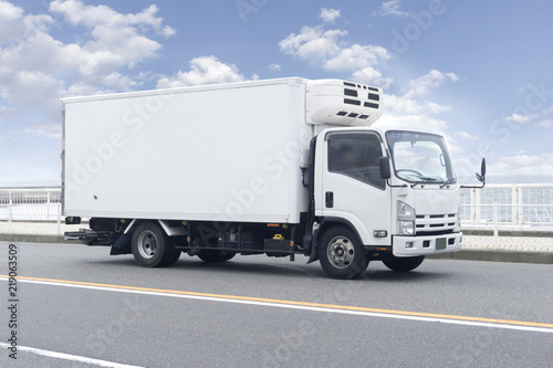 冷凍トラック 箱車 Stock 写真 Adobe Stock