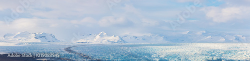 Foto Glaciers and iceberg panorama in jokulsalon lagoon Iceland