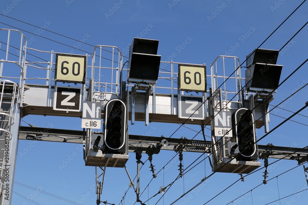 Obraz premium Signalisation ferroviaire française Chemin de fer Bordeaux gare Saint Jean