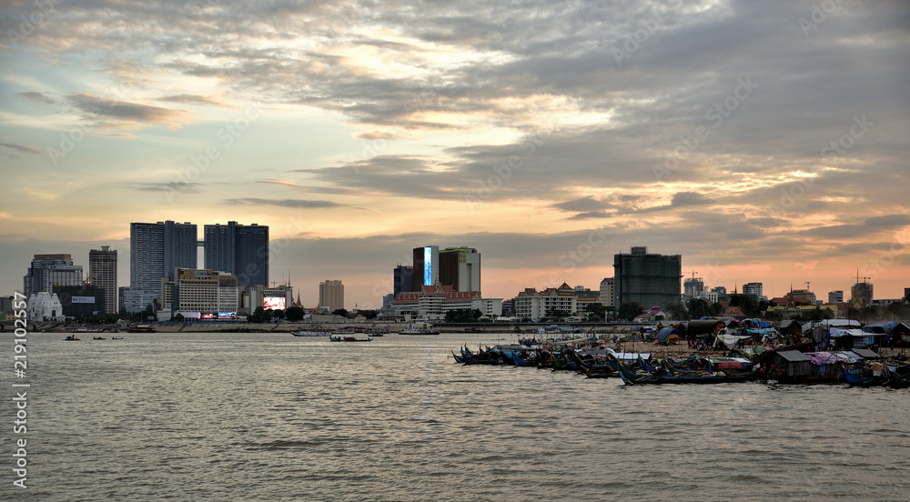 Phnom Penh Panorama vom Mekong