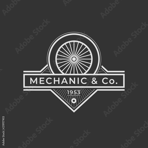 Auto mechanic service. Mechanic service logo set. Repair service auto mechanic logos. Car vintage vector logo set. Vector illustration.