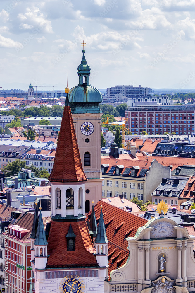 Obraz premium Munich skyline from Peterskirche's tower