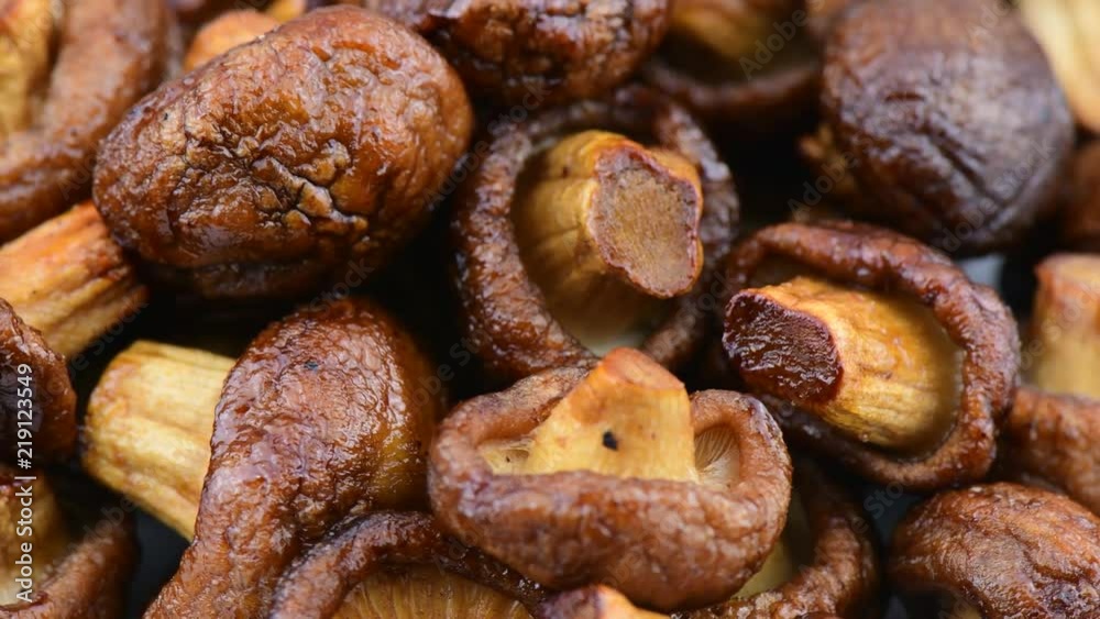 Baked mushrooms with soy sauce rotation Baked mushrooms with soy sauce rotation