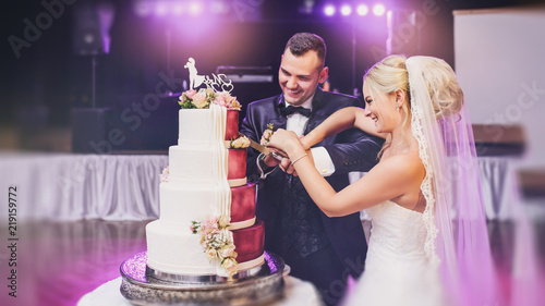 luxury wedding white cake photo