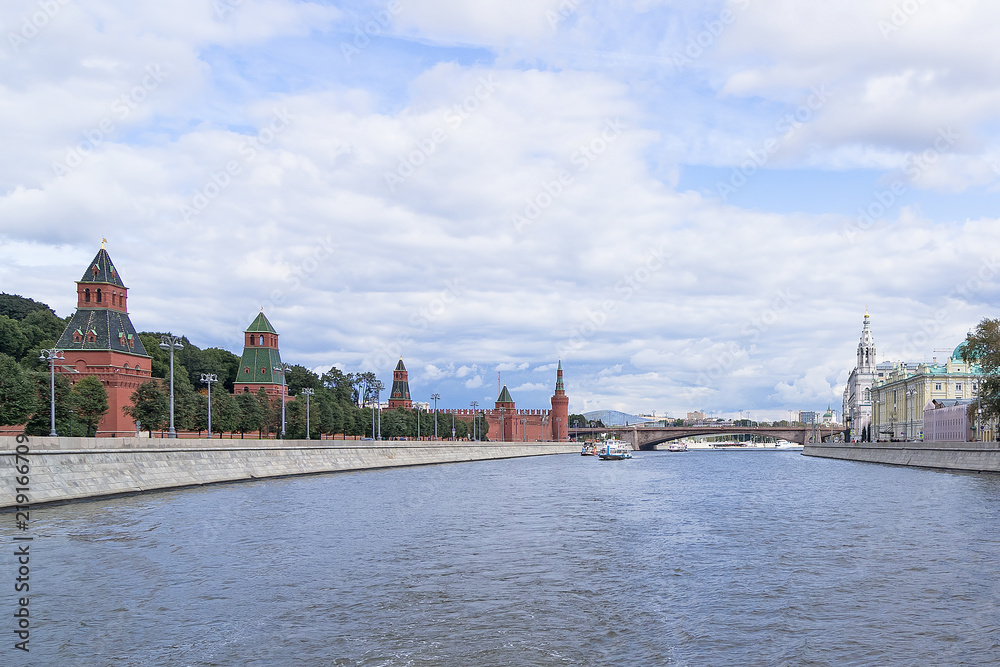 Obraz premium City landscape. A view of the Moskva River embankment and the Kremlin. Moscow. Russia.
