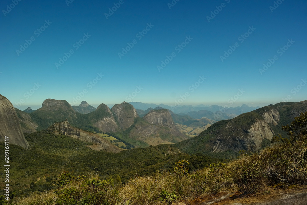 Mountains in brazilian park - Mar de morros em um parque brasileiro (Vista dos Três Picos no Parque que recebe o mesmo nome)