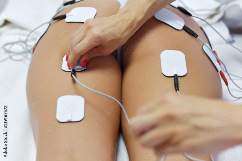 Obraz premium Treatment with electro stimulation