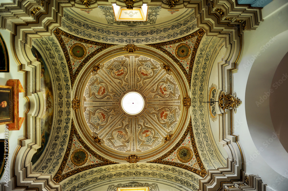 Interior de la iglesia Parroquial de San Bartolomé en Montoro, provincia de Córdoba, Andalucía, España