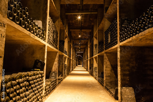 Les caves Patriarche de Beaune, en Côte-d'or, les plus grandes caves de Bourgogne