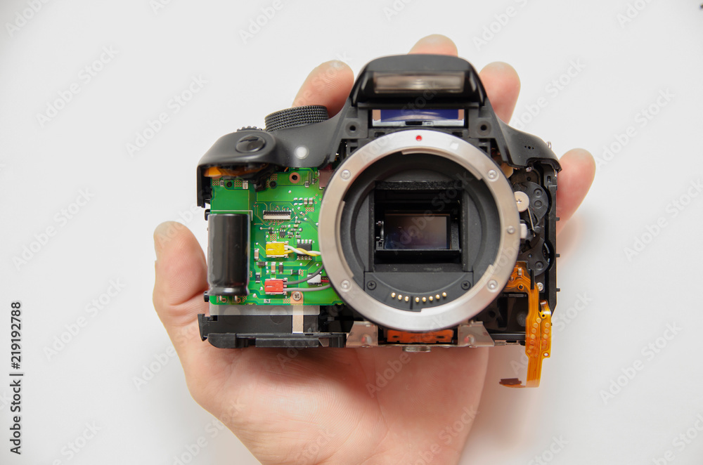 Disassembly and repair of professional dslr camera. Specialist of the center of the center for repair of lenses for a camera with instruments.
Disassembly and repair of professional dslr camera. Specialist of the center of the center for repair of lenses for a camera with instruments.