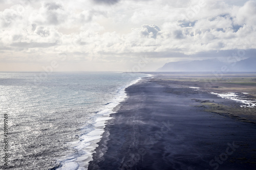 Black sand beach in Vik (Iceland) © Antoine