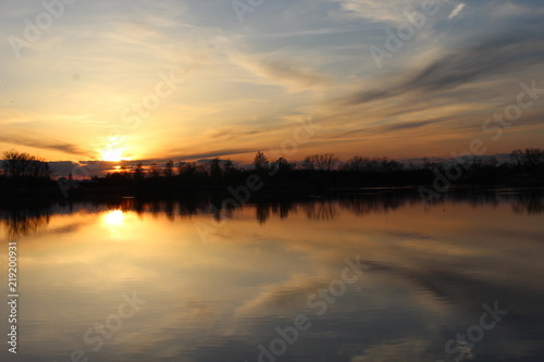 Woda ,zachód słońca, niebo © Rafał