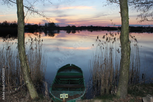 Woda ,jezioro,charakter