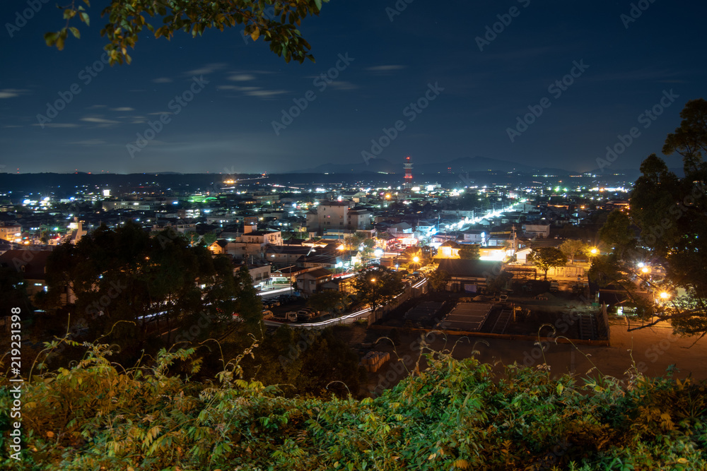 Obraz premium 道路 夜景 長時間露光