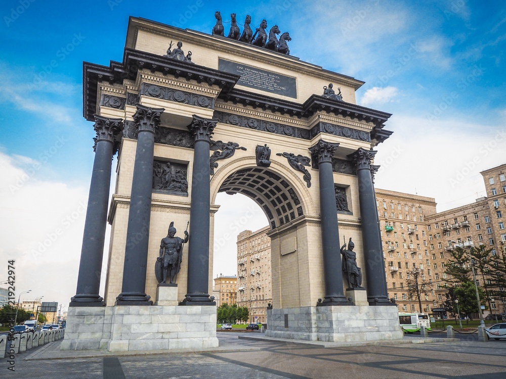 Triumphal arch in the middle of Moscow streets