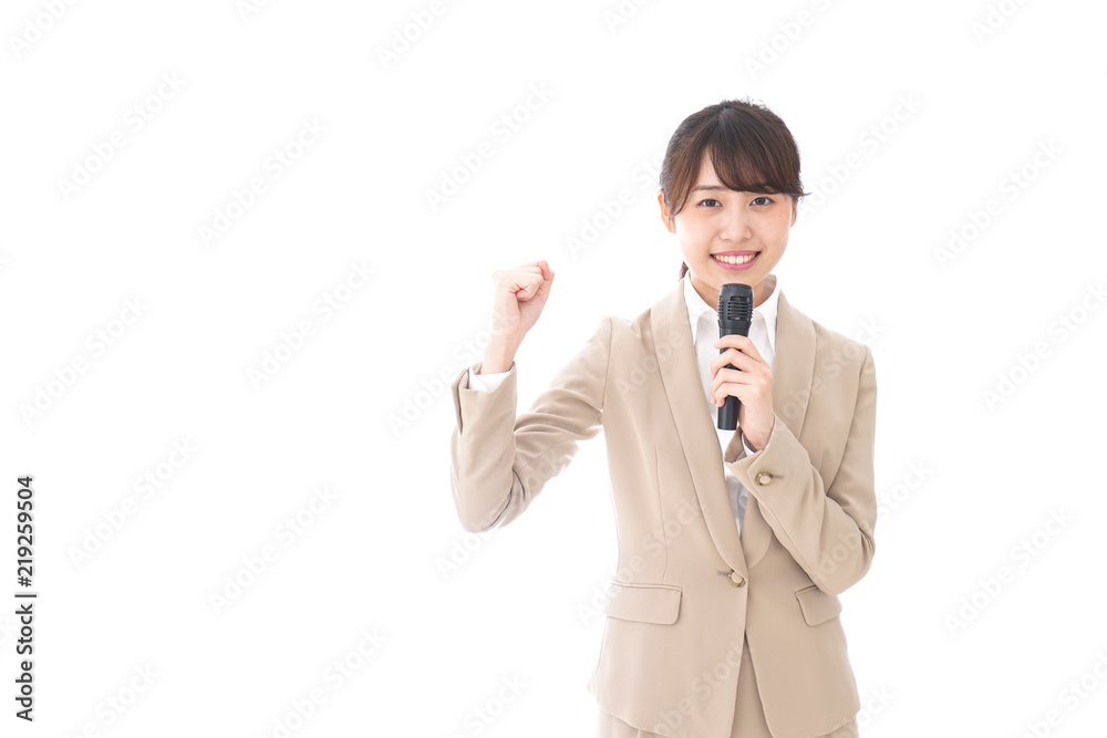 選挙演説をする女性