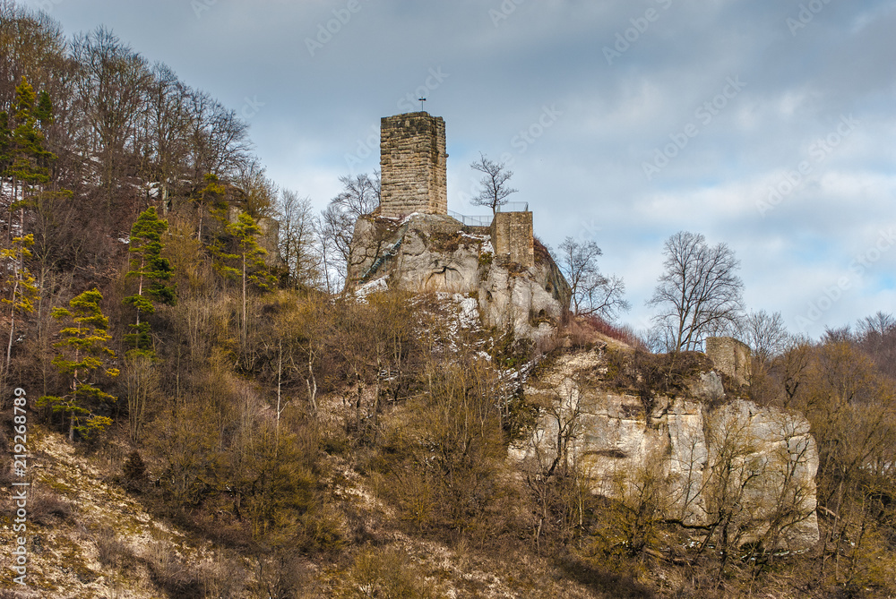 Burg Hohenhundersingen im Lautertal auf der schwäbischen Alb