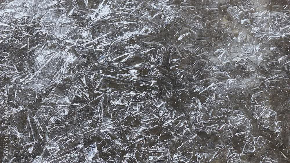 Slow movement of air in hollows of ice structure Slow movement of air in hollows of ice structure