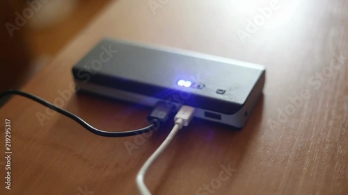 Battery charge. Blue indicator. HD video quality charge 