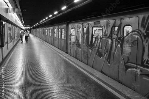 Metro Train motion blur effect © Andrea