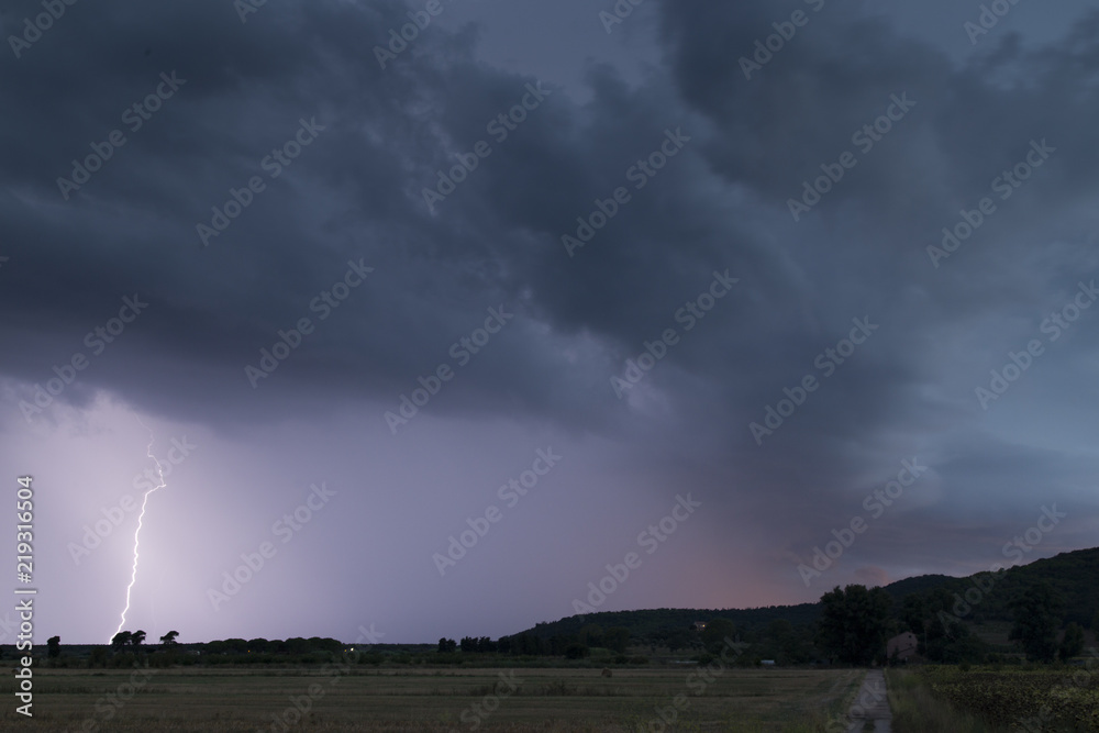 Tramonto e tempesta Tramonto e tempesta