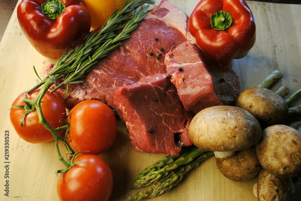 Raw Meat with Mushrooms & Tomatoes