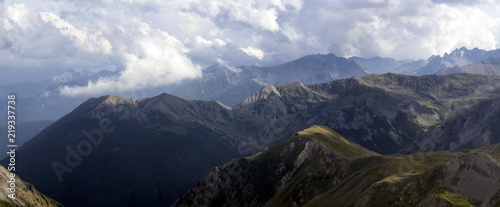 Panorama de haute montagne du Mercantour