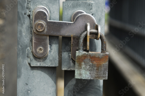 Wallpaper Mural 錆びた南京錠 Torontodigital.ca