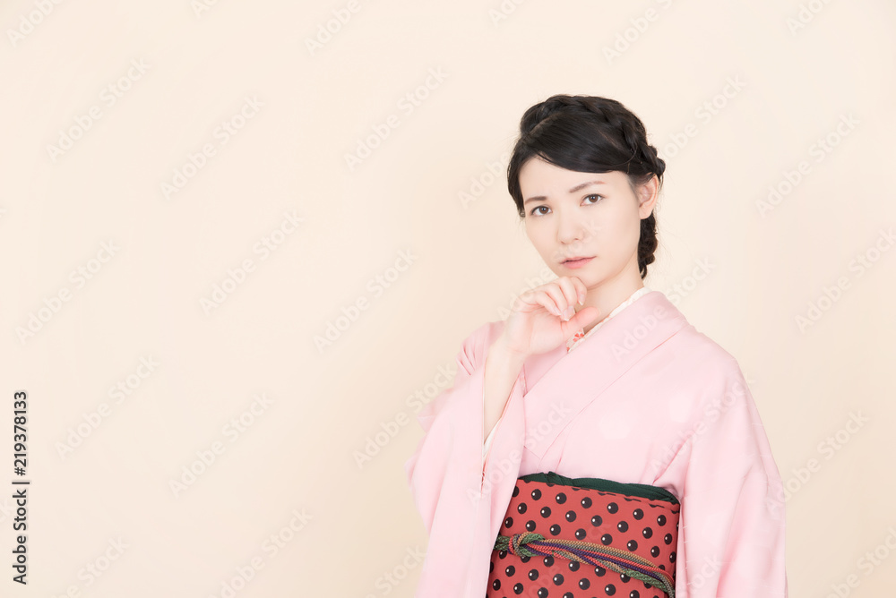 着物を着た女性 着物を着た女性