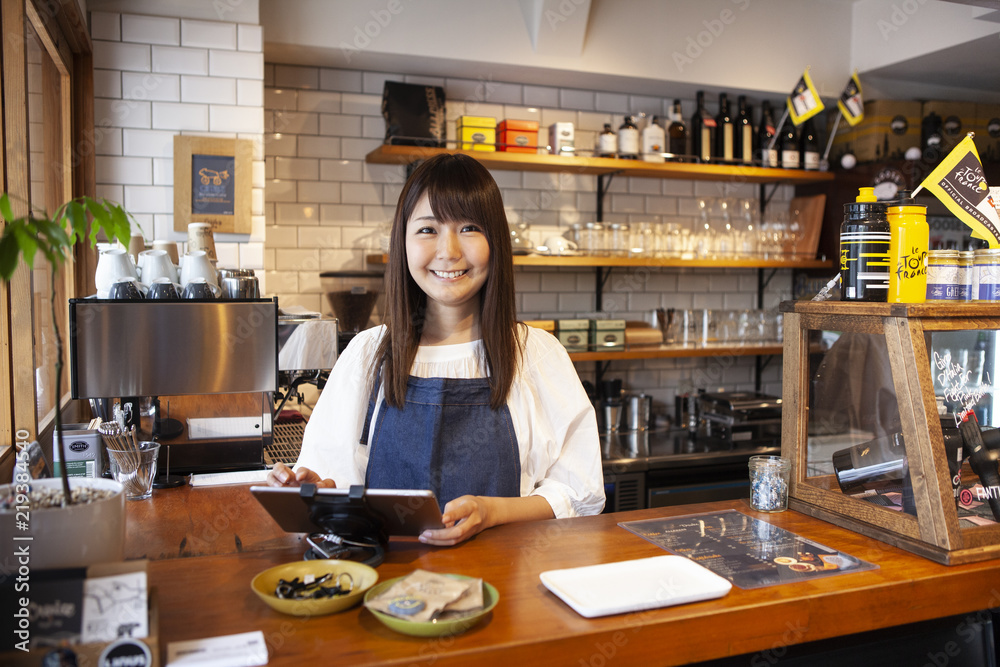 オシャレなカフェ店員のポートレート Stock Photo Adobe Stock