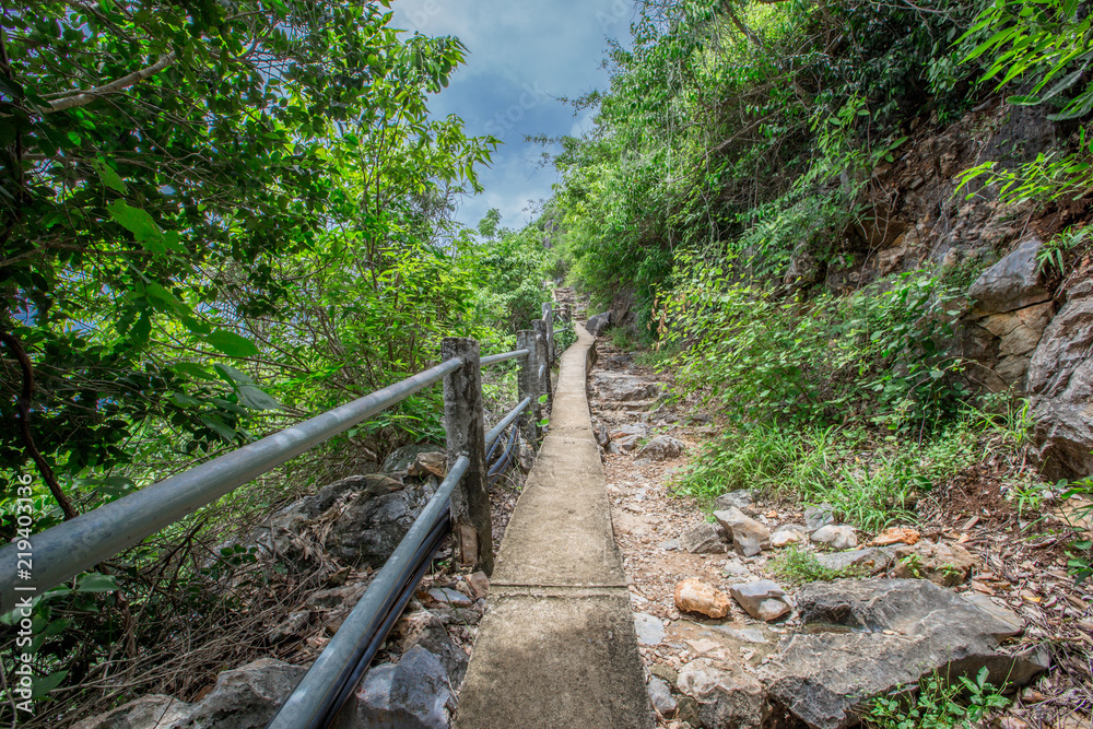 Fototapeta premium Phraya Nakhon Cave (Khao Sam Roi Yot National Park): The natural landscape is beautiful, with sea and the surrounding scenery. Adventure travelers can come to Prachuap Khiri Khan, Thailand.