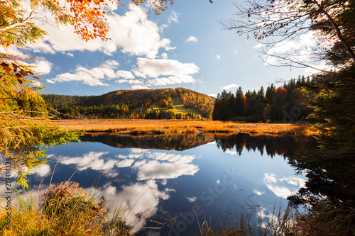Paysage d'automne dans les Vosges alsace lac de Lispach
