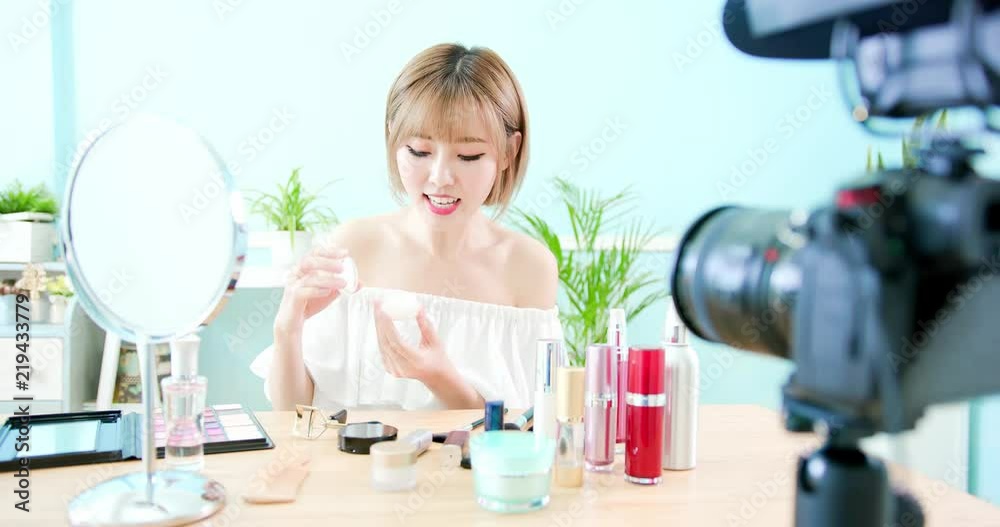 woman show cream in live woman show cream in live