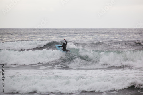 Surf en Salinas, Asturias.