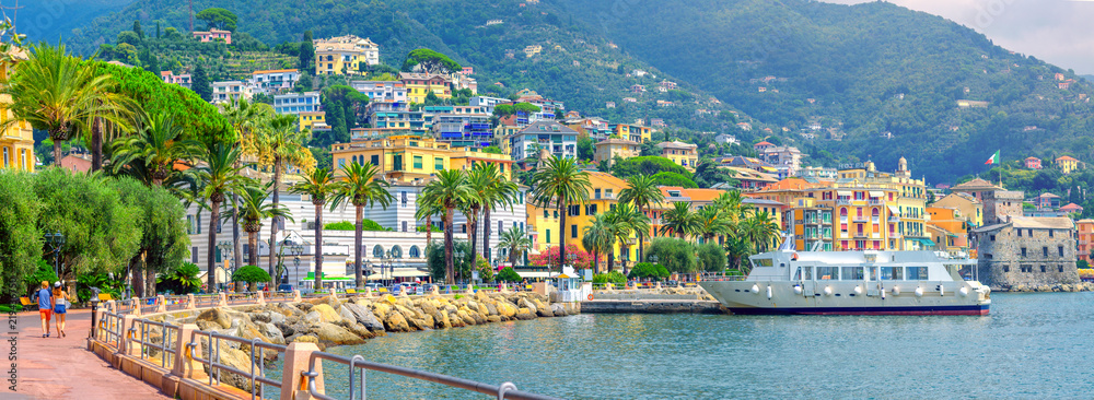 Panorama of the embankment on the Amalfitan coast of Italy, Campania, Italy - obrazy, fototapety, plakaty 