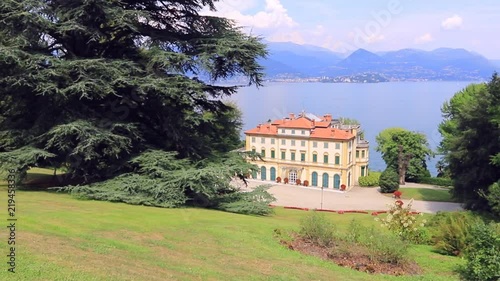 Stresa, Parco Pallavicino in Lombardia, Italia photo